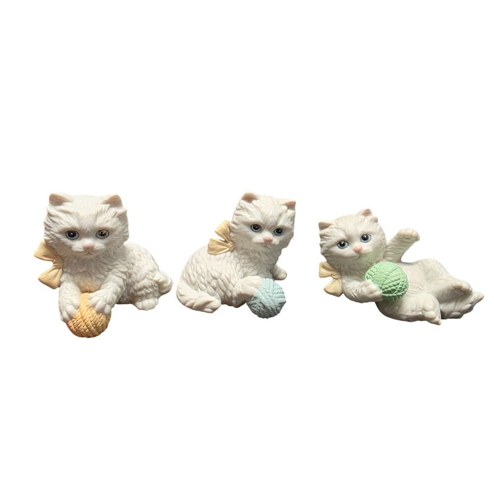 3 Vintage Blue Eyed White Kitten Cats Homco 1410 Figurine